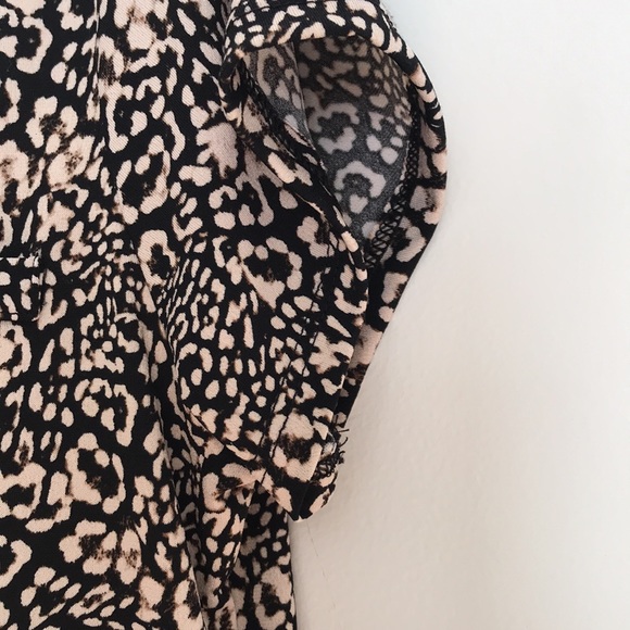 Dana Buchman women button down Ruffle button top. - Picture 5 of 10